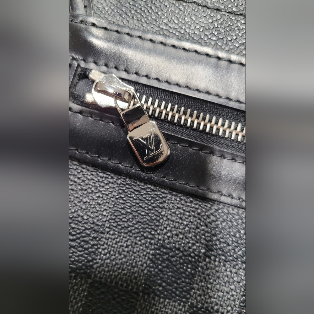 Louis Vuitton Daniel Damier Graphite Black And Grey Messenger Bag - Picture 10 of 12